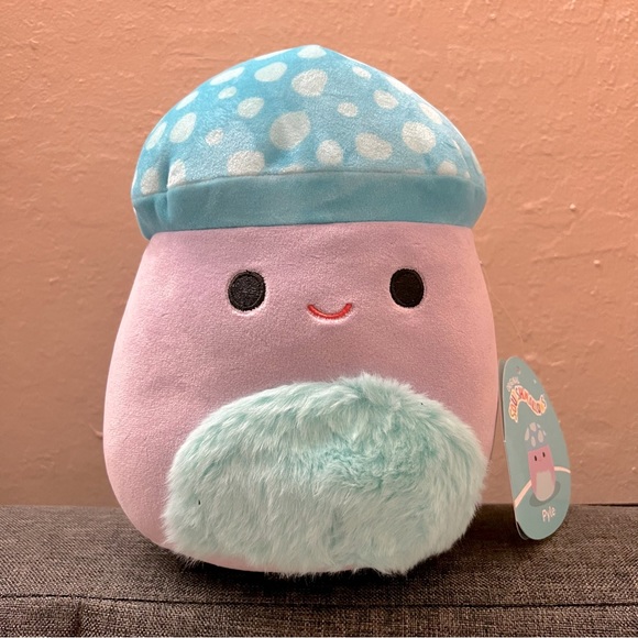 Pyle the Mushroom Squishmallow - Picture 1 of 4
